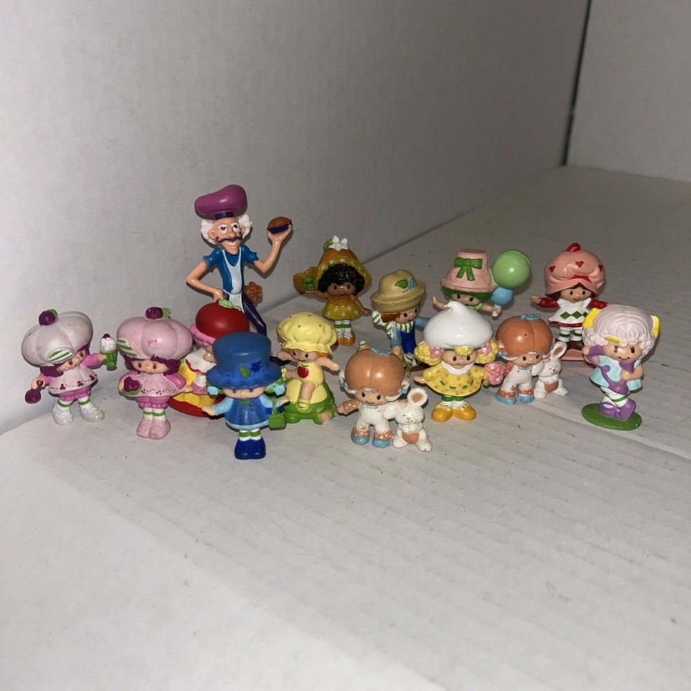 14 Vintage Strawberry Shortcake Miniatures PVC Mini Figures Huckleberry Apple D4